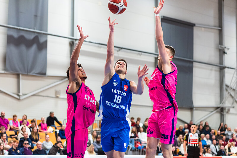 LU basketbola komanda Užavas kausā apstājas ceturtdaļfinālā